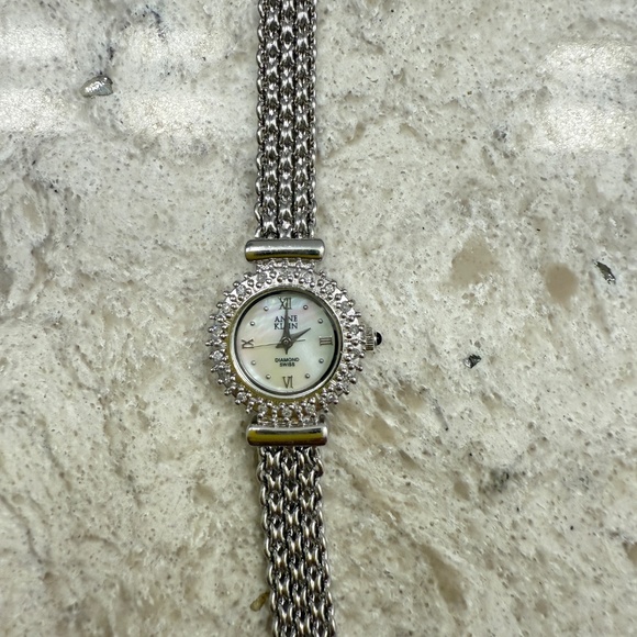 Pre- Owned women's Vintage Anne Klein Crystal face stainess steel wristwatch - Picture 4 of 8